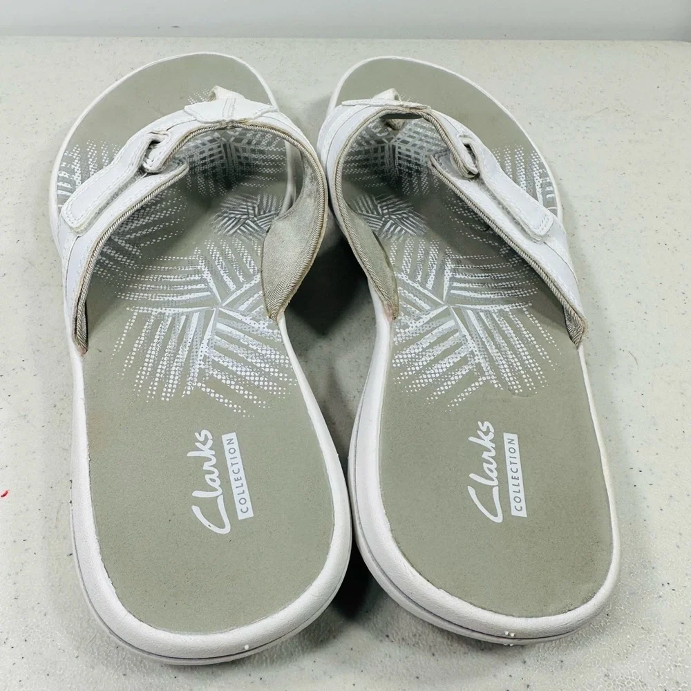 Clarks Women's Breeze Sea 9M Cloudsteppers Flip-Flop Adjustable White